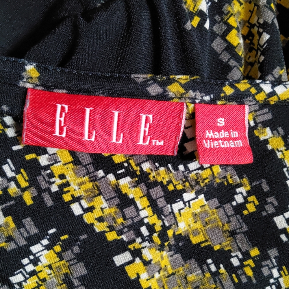 Elle Black and Gold Flutter Sleeve Smocked Pleated Sheath Dress - Picture 5 of 7